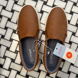 Boys size 3 shoes brown slip on
